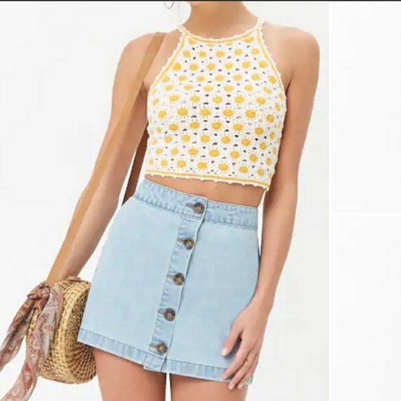 Forever 21 Tops - NWOT Crochet Halter Top🌻